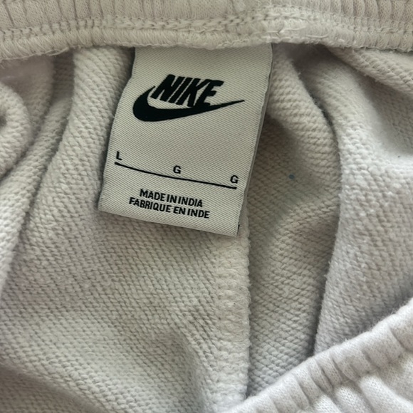 Nike Sweatpants, size large - Picture 4 of 4